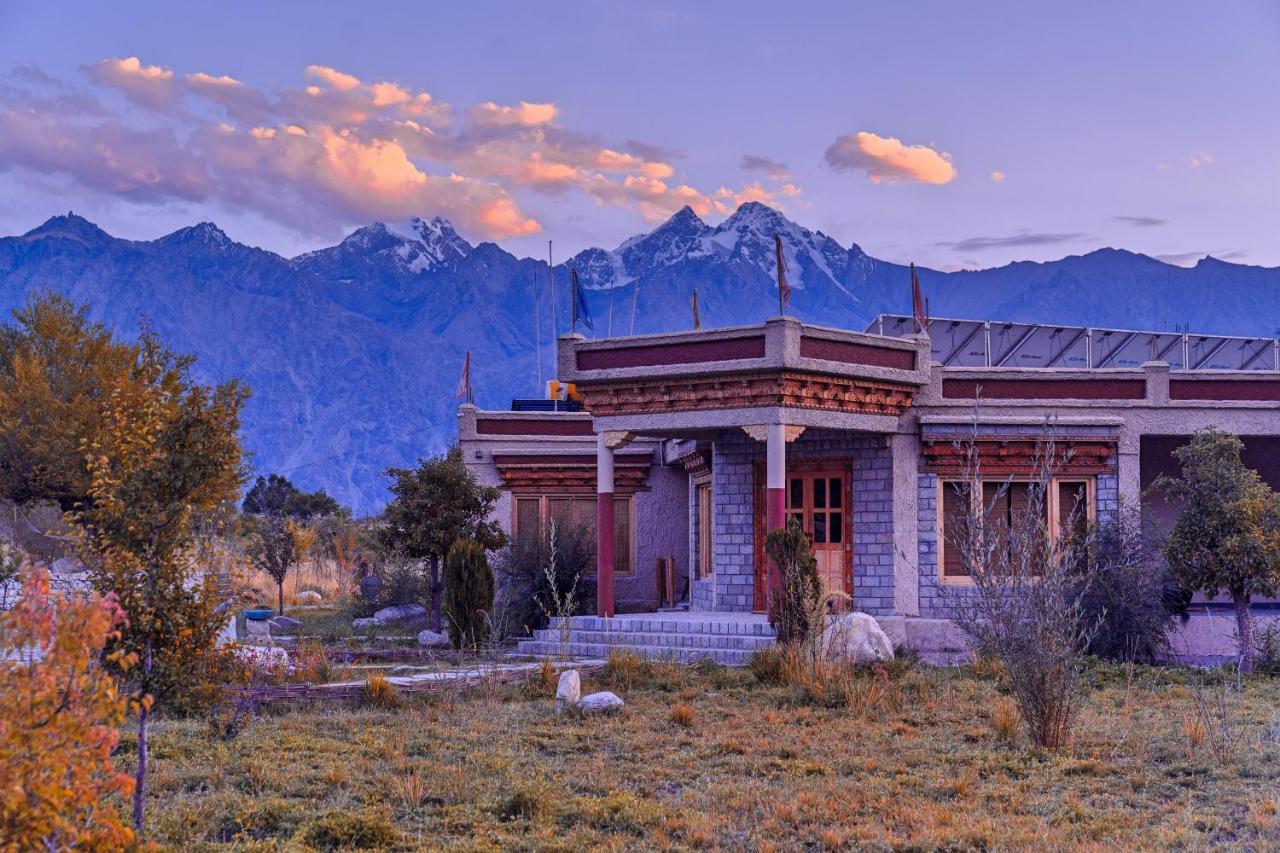 Hotel Lchang Nang Retreat-The House Of Trees-Nubra Valley Sumur Exterior foto